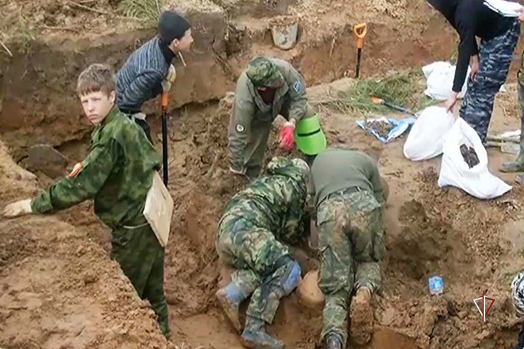 В ходе поисковой экспедиции сотрудники Росгвардии из ЯНАО обнаружили редкую находку (видео)