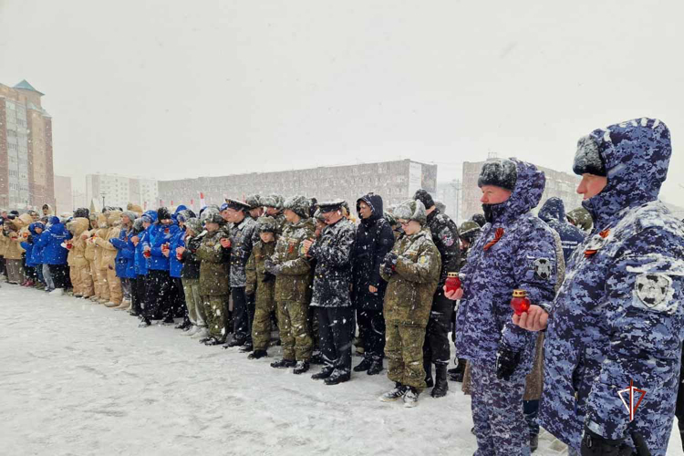 В День Победы росгвардейцы приняли участие в патриотических акциях  «Свеча Памяти» и «Чтобы помнили» на Ямале