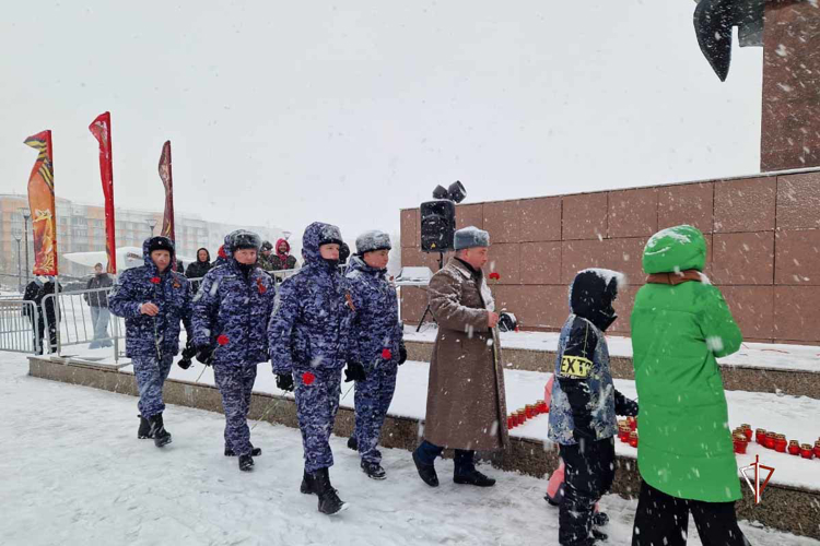 В День Победы росгвардейцы приняли участие в патриотических акциях  «Свеча Памяти» и «Чтобы помнили» на Ямале