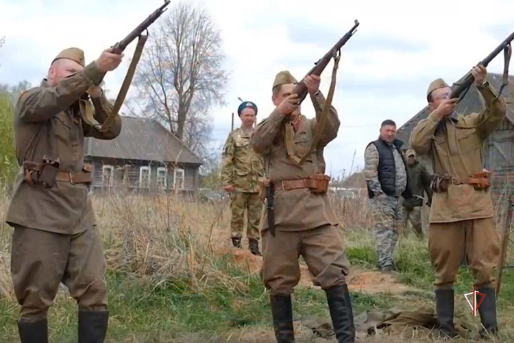 В ходе поисковой экспедиции сотрудники Росгвардии из ЯНАО обнаружили редкую находку (видео)