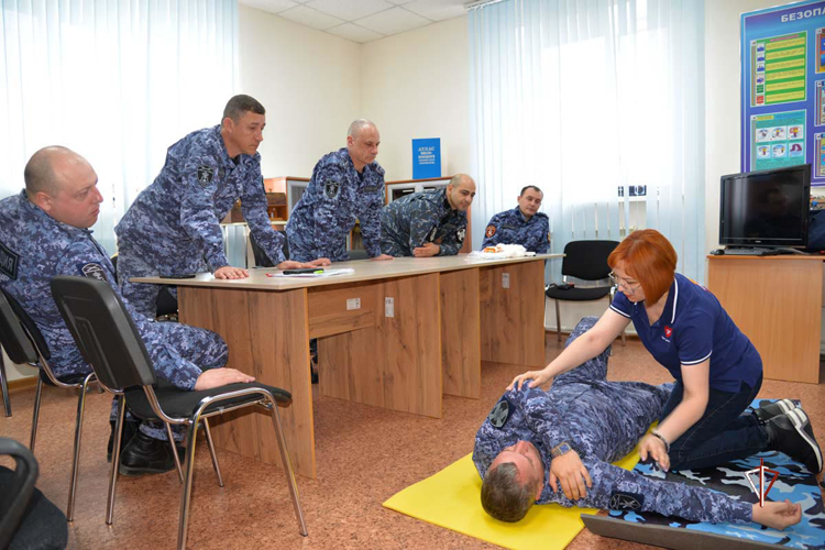 Учебно-методический сбор росгвардейцев – нештатных спасателей на воде состоялся на Ямале