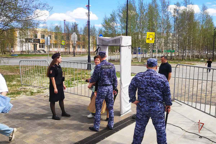 На Ямале Росгвардия обеспечила безопасность мероприятий, посвящённых Дню России