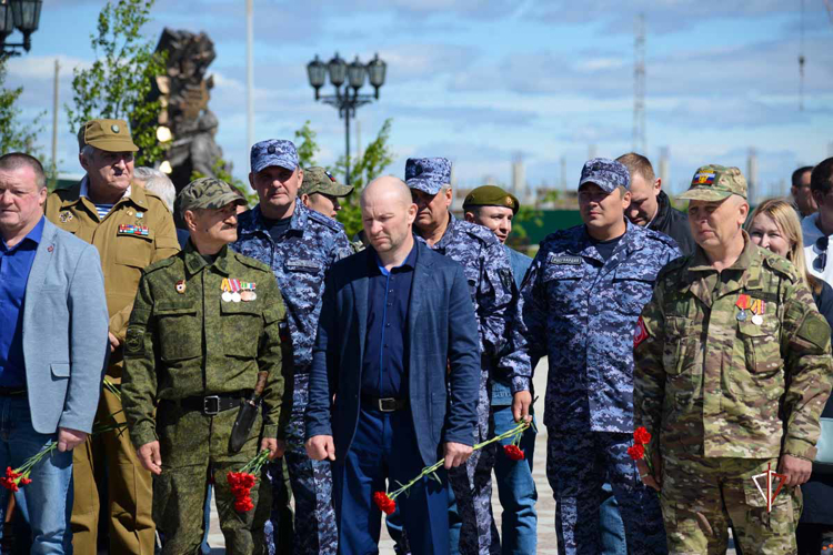 На Ямале Росгвардия почтила память ветеранов боевых действий