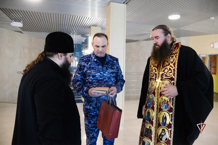 Православный чин освящения здания регионального управления Росгвардии состоялся на Ямале
