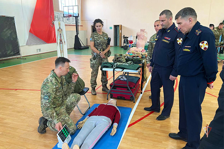 Заместитель командующего Уральским округом Росгвардии проверил ход комплектования вновь сформированного спецподразделения ведомства на Ямале