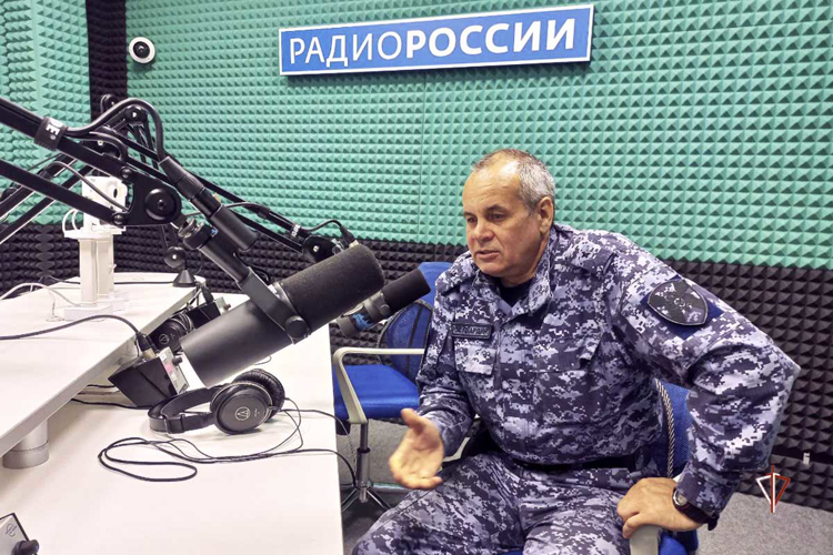 В радиоэфире «Вестника Росгвардии» рассмотрены вопросы патриотического воспитания молодежи на Ямале