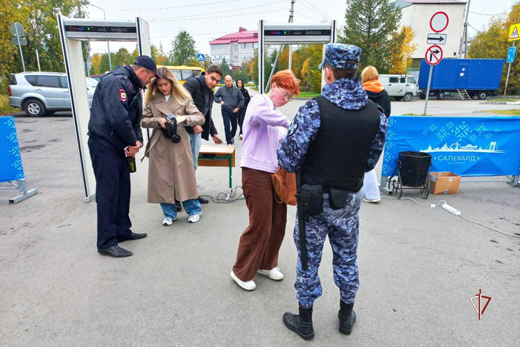 Росгвардия обеспечила безопасность празднования Дня города столицы Ямала