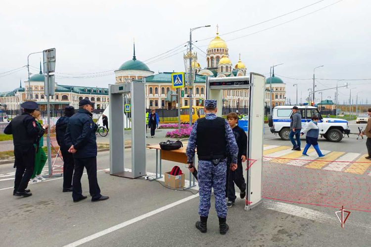 Росгвардия обеспечила безопасность празднования Дня города столицы Ямала