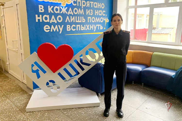 Росгвардия принимает участие в охране правопорядка в День знаний на Ямале