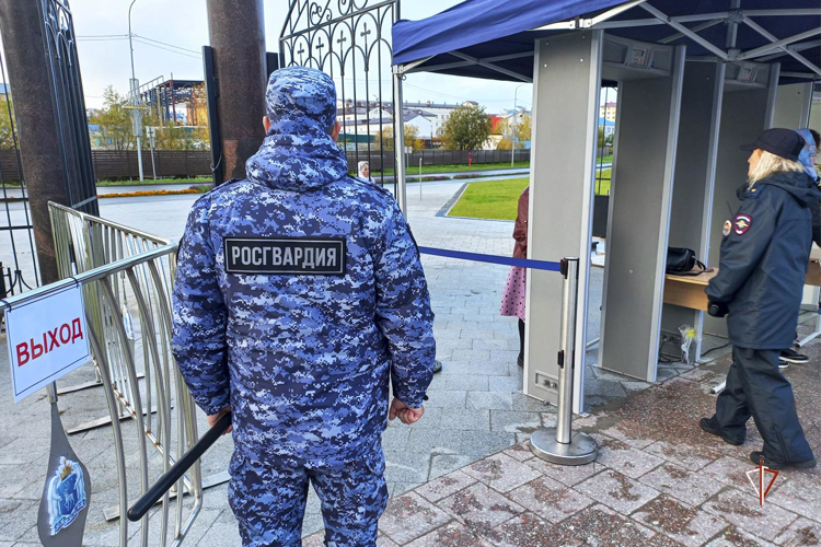 Росгвардия обеспечила безопасность визита главы Русской православной церкви на Ямал