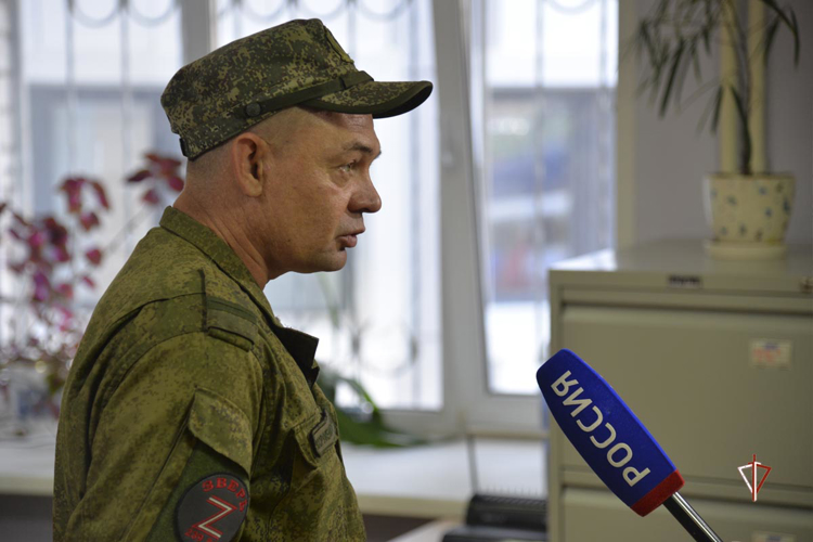 На Ямале Росгвардия оказывает содействие владельцам оружия в его передаче в зону СВО (видео)