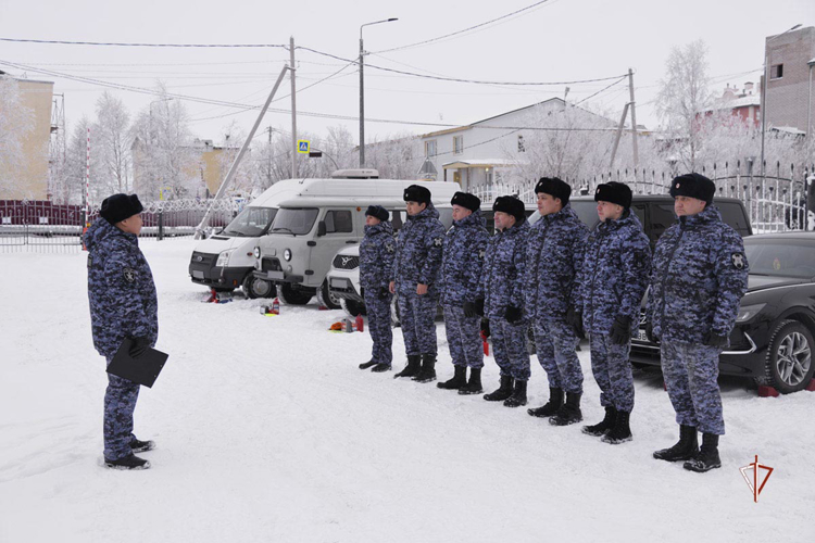На Ямале Росгвардия завершила перевод вооружения, военной и специальной техники на зимний период эксплуатации