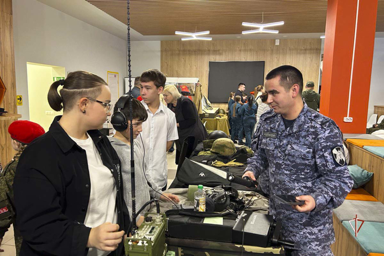На Ямале росгвардейцы приняли участие в военно-патриотической акции «День призывника»