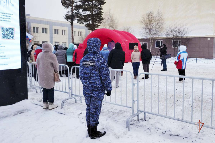 На Ямале Росгвардия приняла участие в мероприятиях, посвященных Дню народного единства 
