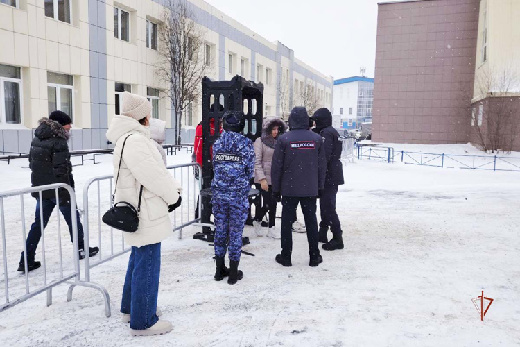 На Ямале Росгвардия приняла участие в мероприятиях, посвященных Дню народного единства 