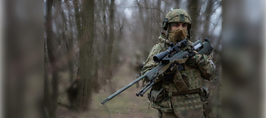 Скрытый полевой склад с боеприпасами обнаружили разведчики Росгвардии и сотрудники ФСБ в ЛНР 