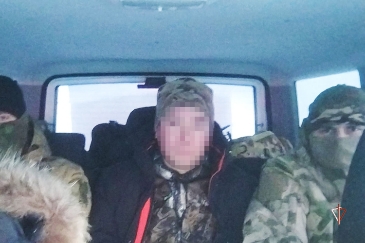 Сотрудники СОБР Росгвардии задержали дезертира, скрывающегося в ямальской тундре (видео)
