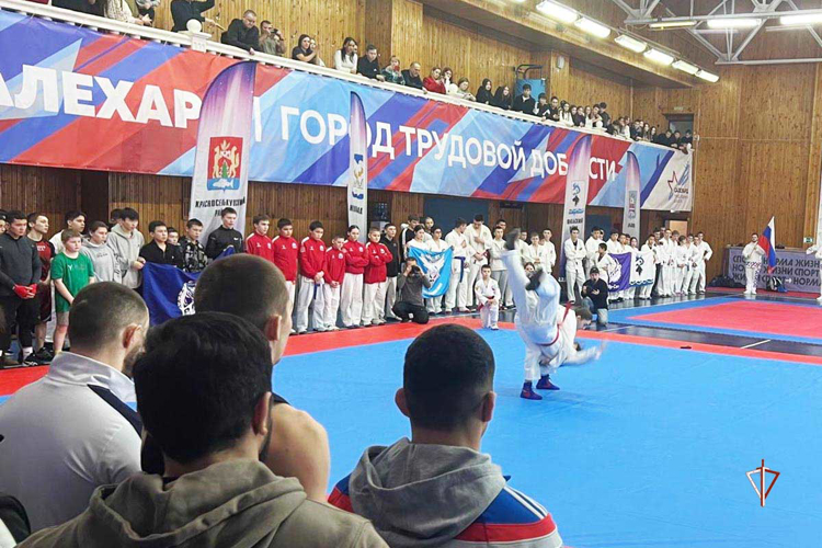 Команда сотрудников СОБР Росгвардии одержала победу в турнире по рукопашному бою на Ямале