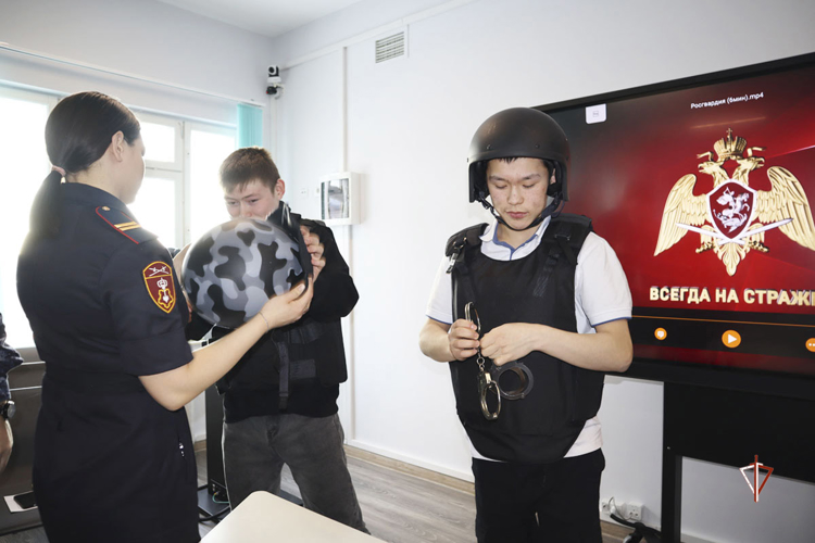 На Ямале Росгвардия проводит "Неделю мужества" для молодежи региона