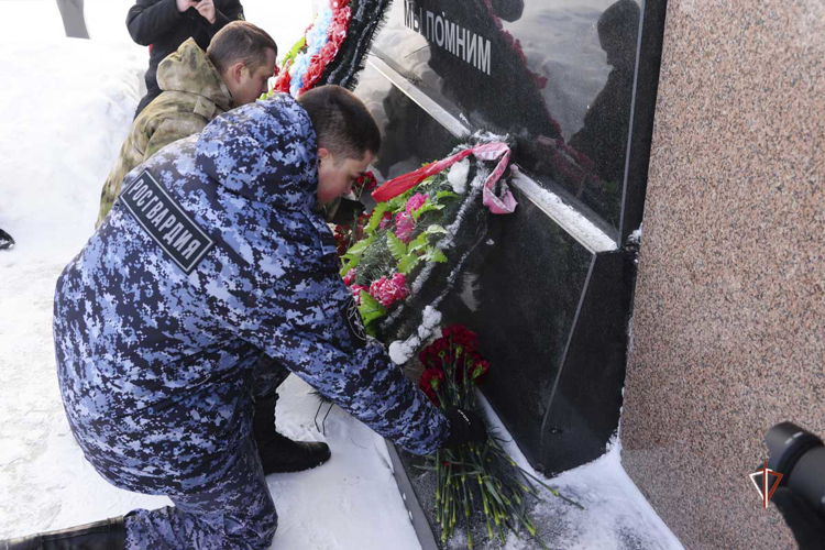 На Ямале Росгвардия почтила память воинов-интернационалистов