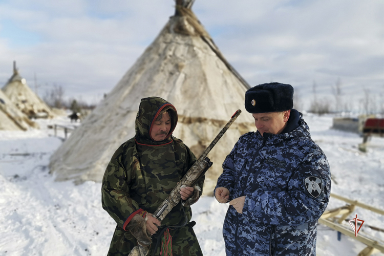На краю земли. Фотоальбом
