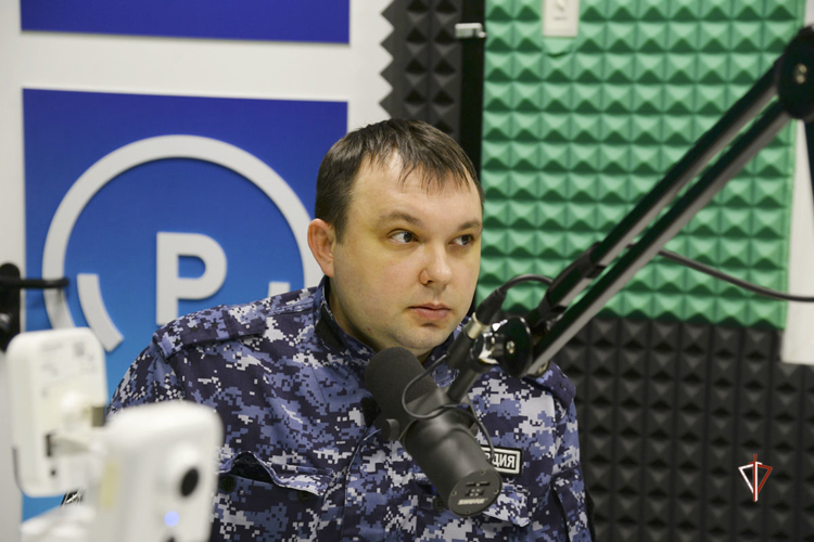 Праздничный выпуск ведомственной передачи «Вестник Росгвардии» состоялся в эфире Радио России