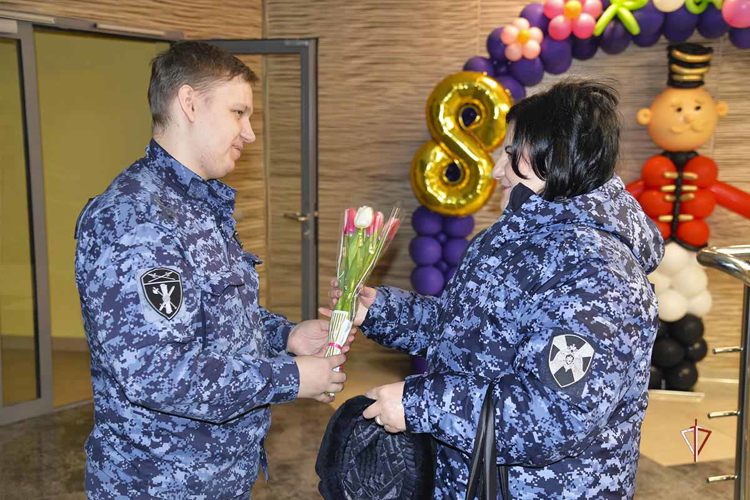 В Управлении Росгвардии по Ямало-Ненецкому автономному округу прошли торжества, приуроченные к 8 Марта