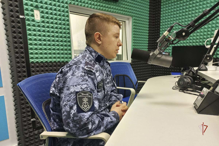 Выпуск ведомственной радиопередачи, посвященный Дню Росгвардии, состоялся на Ямале