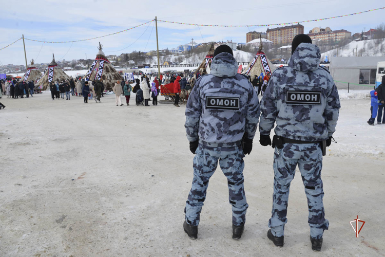 Росгвардия обеспечила безопасность и правопорядок на Дне оленевода  в столице Ямала