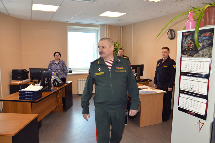 Первый замкомандующего Уральским округом Росгвардии проверил подразделения тероргана, дислоцированные на Ямале 