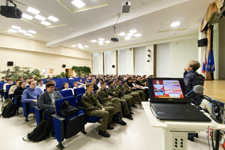 Росгвардия провела серию патриотических и профилактических мероприятий для юных ямальцев