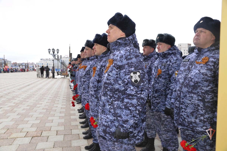 В Салехарде прошли торжественные мероприятия с участием Росгвардии в честь 80-летия Великой Победы