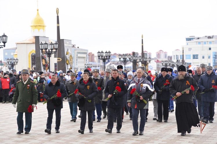 В Салехарде прошли торжественные мероприятия с участием Росгвардии в честь 80-летия Великой Победы