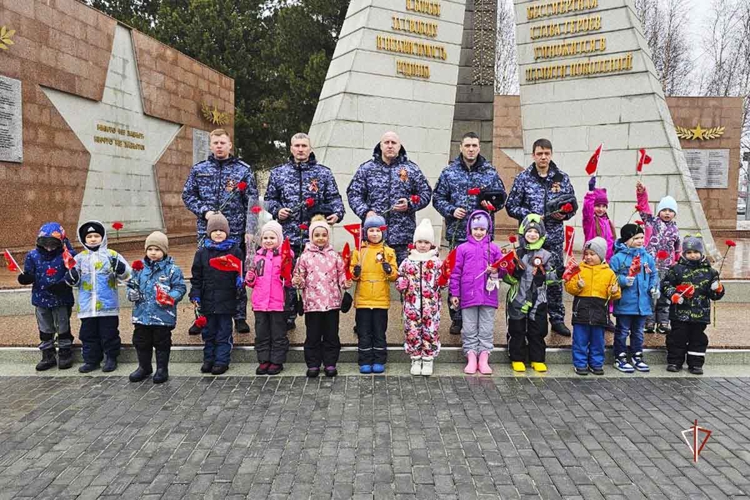 Росгвардия провела серию патриотических и профилактических мероприятий для юных ямальцев