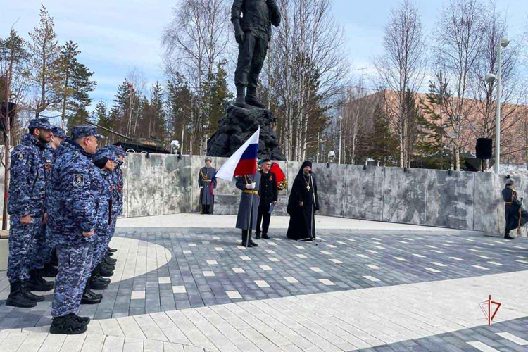 Офицеры Росгвардии поддержали патриотические инициативы  на Ямале