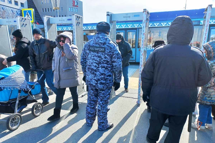 Росгвардия обеспечила безопасность на Ямале в дни 80-летия Победы