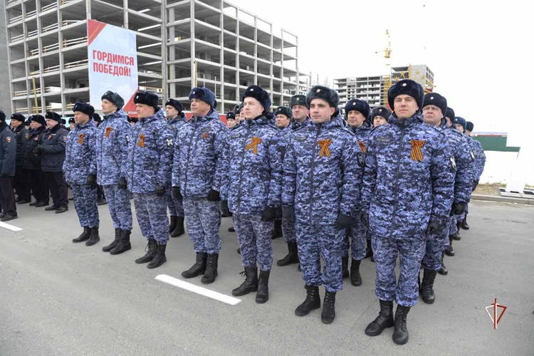 В Салехарде прошли торжественные мероприятия с участием Росгвардии в честь 80-летия Великой Победы