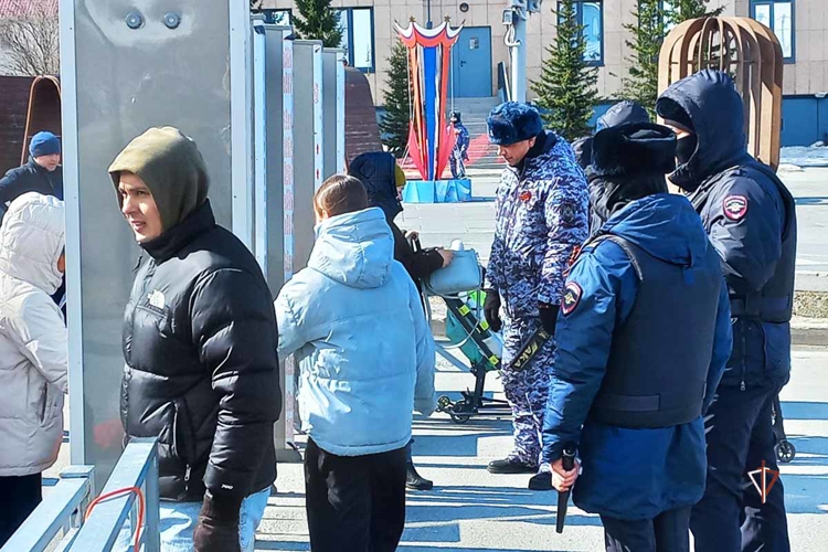 Росгвардия обеспечила безопасность на Ямале в дни 80-летия Победы