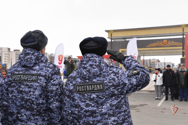 В Салехарде прошли торжественные мероприятия с участием Росгвардии в честь 80-летия Великой Победы