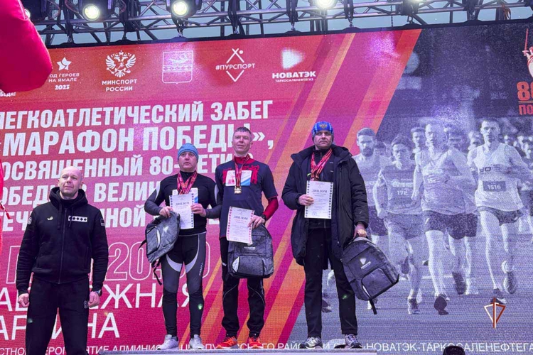 Спорт во имя памяти: росгвардейцы участвовали в забегах ко Дню Победы