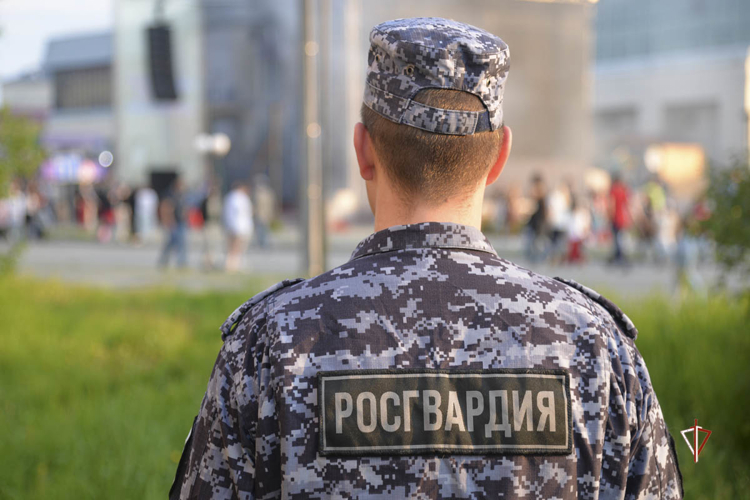 Росгвардия обеспечила безопасность ямальцев в День российской молодежи