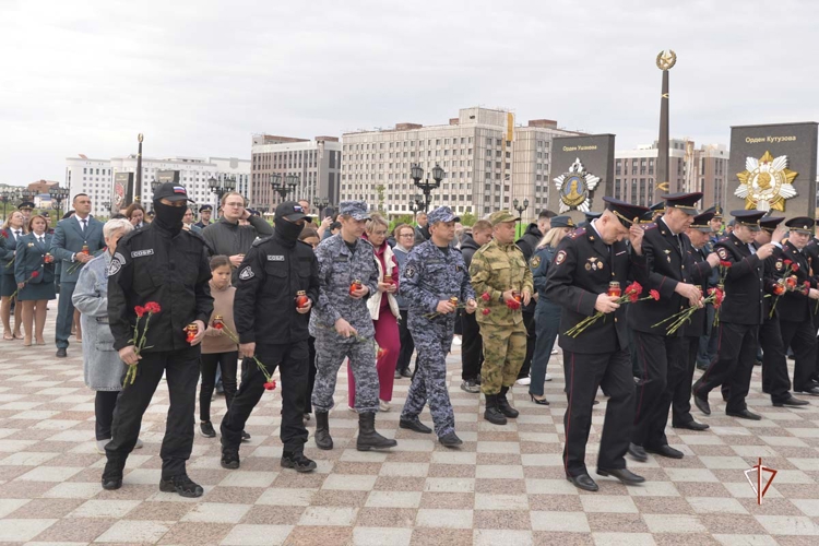 Росгвардия присоединилась к акции «Свеча Памяти» на Ямале