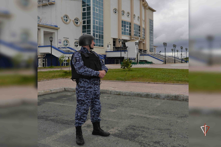 Сотрудники Росгвардии отработали действия по нейтрализации угрозы БПЛА на охраняемых объектах на Ямале (видео)