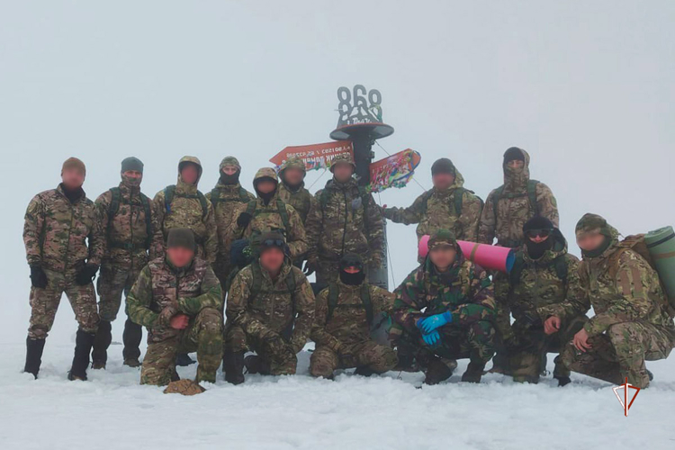 На Ямале СОБР «Варк» Росгвардии провёл полевой выход в горах Полярного Урала (ВИДЕО)