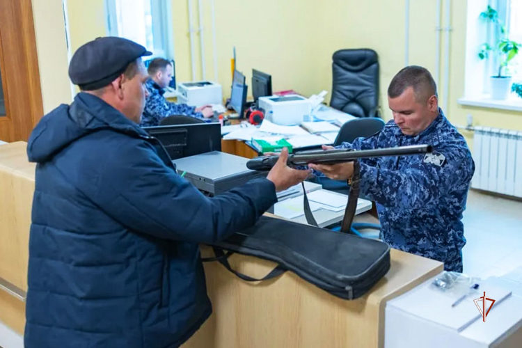 На Ямале Росгвардия продолжает сбор огнестрельного оружия для передачи в зону СВО (видео)