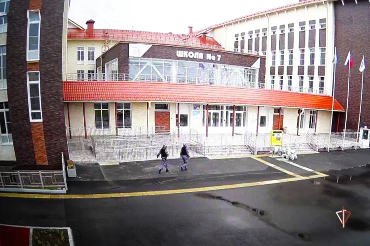 На Ямале Росгвардия отработала действия при захвате заложников в учебном учреждении (видео)