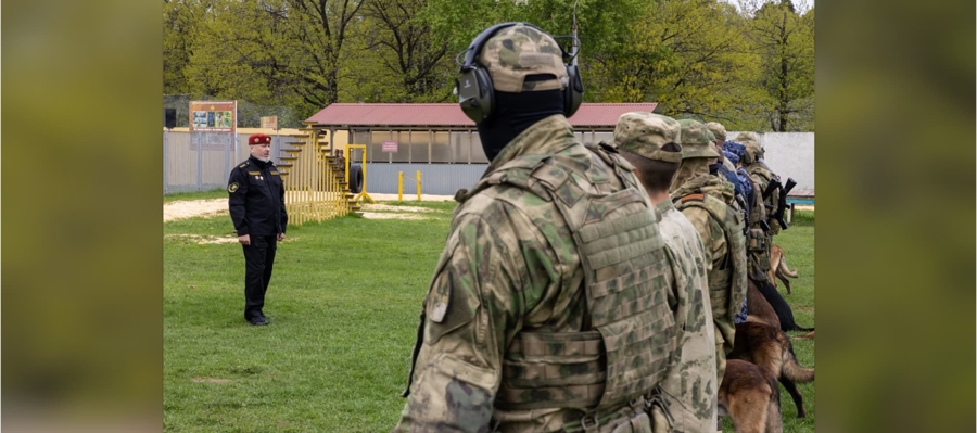 Генерал-полковник Алексей Воробьев посетил Кинологический центр Росгвардии