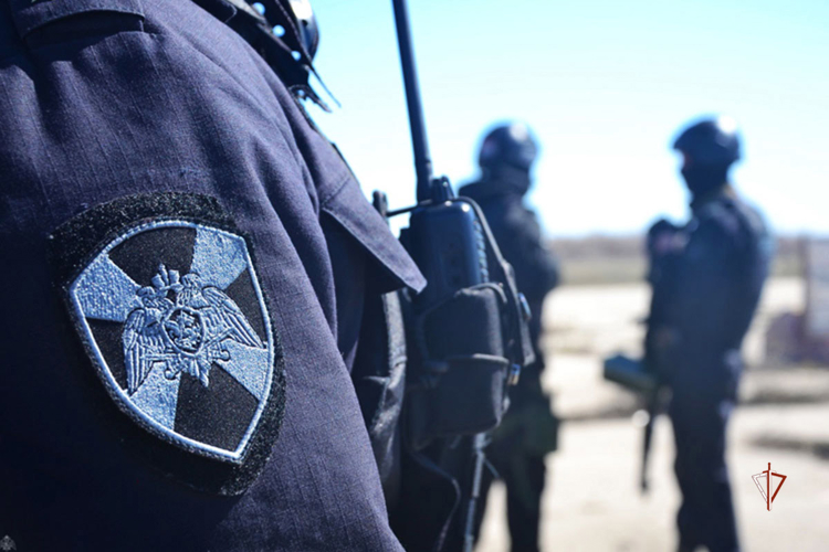 При силовой поддержке спецназа Росгвардии в ЯНАО задержаны подозреваемые в сбыте наркотиков