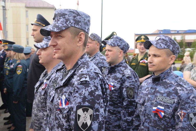 Росгвардия приняла участие в праздновании Дня государственного флага на Ямале