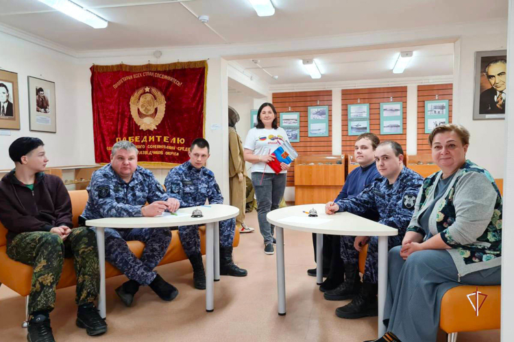 Росгвардия приняла участие в праздновании Дня государственного флага на Ямале